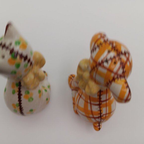 Vintage Brayton Laguna salt and pepper shakers - Picture 7 of 11